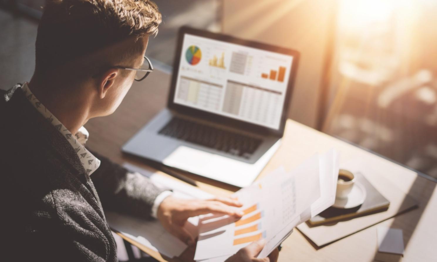 Strukturierte Finanzübersicht mit klaren Kategorien und Ausgabenpositionen